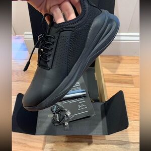 CLOVE women’s sneakers